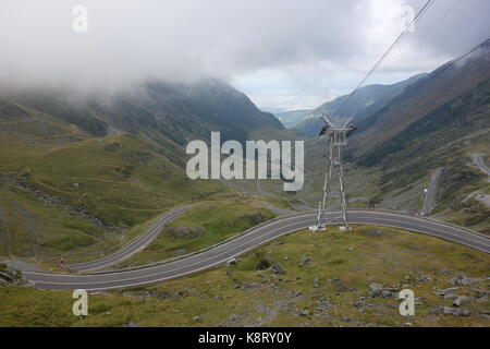 Monti Fagaras e transfagarasan road in Romania. Foto Stock