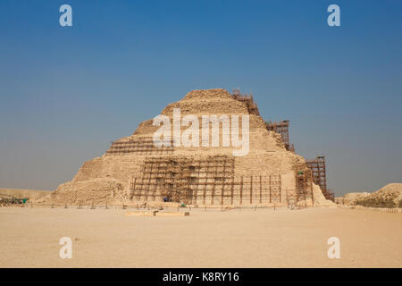 La piramide di Djoser (zoser) - passo piramide nella necropoli di Saqqara, Egitto Foto Stock