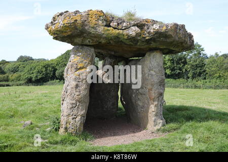 Camera di sepoltura di St. Lythans - vista frontale Foto Stock