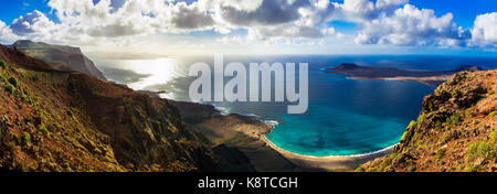 Impressionante paesaggio oltre il tramonto,lanzarote isole canarie,,Spagna. Foto Stock