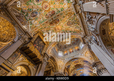 Bergamo, Italia - 28 aprile 2017: interno del Duomo di Bergamo in Italia. Questa cattedrale è dedicata a San Alessandro di Bergamo, patrono della Foto Stock