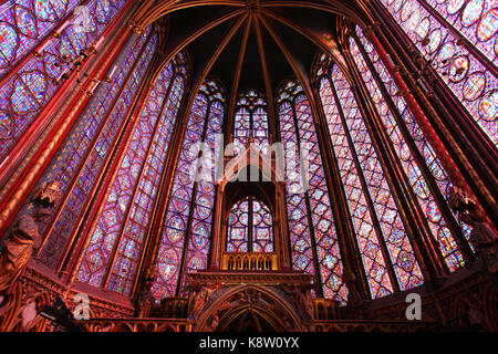 Le sorprendenti vetrate sainte-Chapelle cappella in parigi, francia. Foto Stock