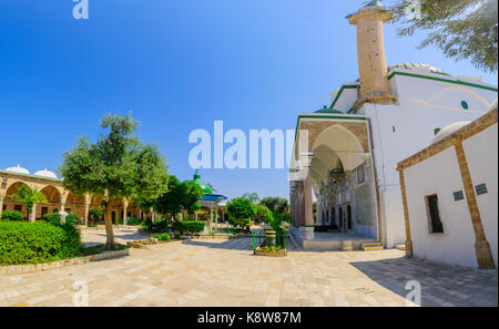 Acre, Israele - 18 settembre 2017: vista del cortile interno di el-jazzar mosque (la Moschea Bianca) in acri (akko), Israele Foto Stock