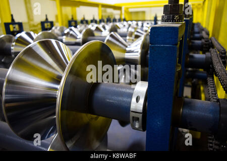 Catena azionata rullo di rivestimento ex utilizzato in lamiera di industria Foto Stock