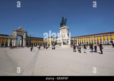 Lisbona, Portogallo - 29 marzo: la piazza del commercio (Praca do Comercio) il 29 marzo 2017 a Lisbona, Portogallo. Foto Stock