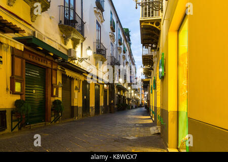 Sorrento, Italia, 16 settembre 2017.tramite cesareo a sorrento, Italia poco dopo l'alba. © paul davey Foto Stock