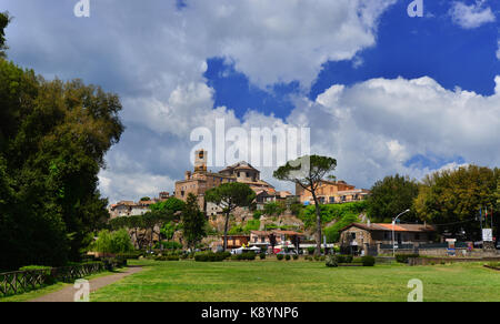 Antico borgo medioevale cittadina di sutri lungo la vecchia via Cassia, vicino Roma Foto Stock