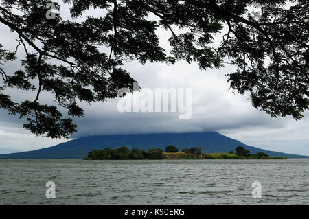 America centrale Nicaragua, paesaggi su un isola di Ometepe. l'immagine presente vista sul vulcano maderas Foto Stock