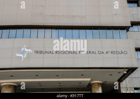 Porto Alegre, Brasile. Xxi Sep, 2017. mst accompagna una versione di prova di polizia che ha ucciso un membro del movimento in un possesso. La prova è iniziata questa mattina (21) a livello federale Corte Regionale della quarta regione. Credito: Omar de Oliveira/fotoarena/alamy live news Foto Stock