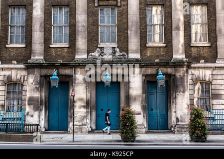 London, Regno Unito - 15 agosto 2017: Uppet Thmes Street Foto Stock