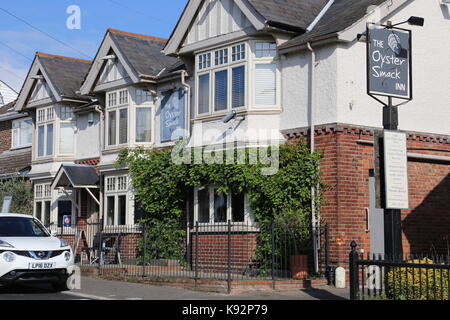 Oyster Smack Inn, Station Road, Burnham on Crouch, Maldon Essex, Inghilterra, Gran Bretagna, Regno Unito, Gran Bretagna, Europa Foto Stock