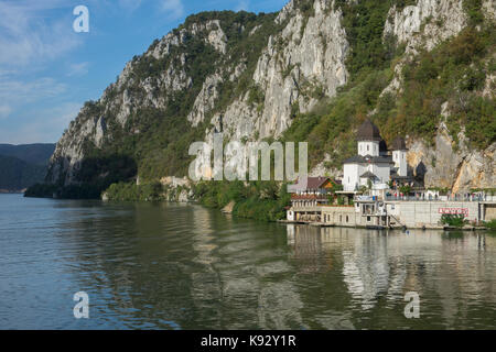 La Romania, il fiume Danubio, iron gate gorge, monastero mraconia Foto Stock