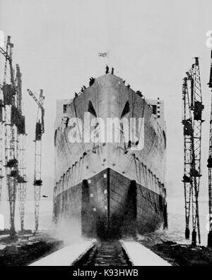 1934 (Settembre 26) - Lancio di Cunard White Star liner 534 più tardi battezzata RMS QUEEN MARY) a Clydebank Shipyard Foto Stock