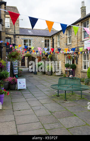 Kings Court Courtyard Shopping off High Street in ponte Pateley North Yorkshire England Regno Unito Regno Unito Foto Stock