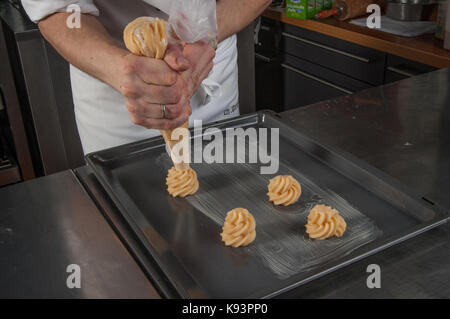 Le tecniche di cottura, ristorante allegria, Chef Alessandro Tschebull, Amburgo, Germania Foto Stock