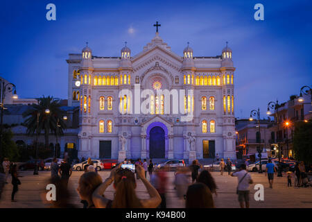 Reggio Calabria Duomo di notte, Calabria, Italia. Foto Stock