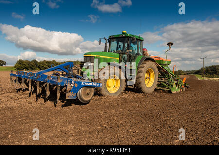 Agricoltura del Regno Unito, semina a Foxberry Farm, Caldwell, North Yorkshire Settembre 2017 Foto Stock