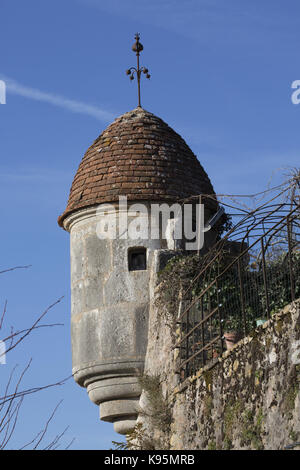 Torretta angolare sui bastioni della città fortificata di Avallon, Yonne, Borgogna, Francia Foto Stock