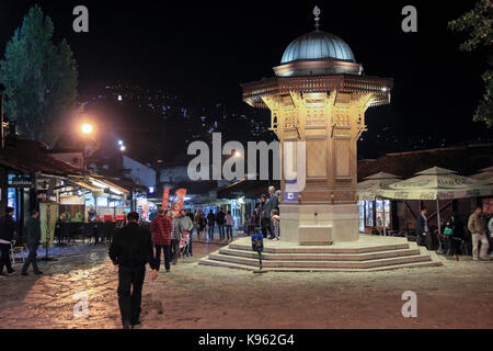 Vi utilizzato da centinaia di sebiljs (kiosk a forma di fontane pubbliche) a Sarajevo, ma oggi l'ultimo uno si trova sulla Piazza Baščaršija, dove si servono Foto Stock