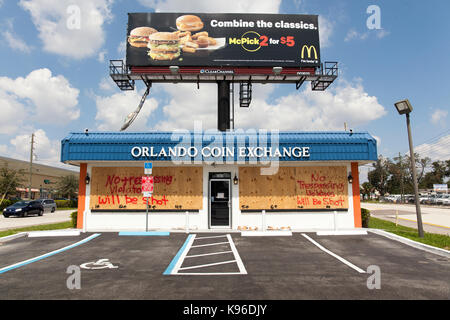Nessun segno sconfinamenti su una moneta e metalli preziosi store prima dell uragano Irma, Pine Castle, Florida, un sobborgo di Orlando. Foto Stock