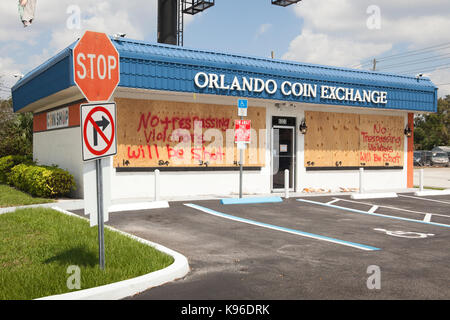 Nessun segno sconfinamenti su una moneta e metalli preziosi store prima dell uragano Irma, Pine Castle, Florida, un sobborgo di Orlando. Foto Stock