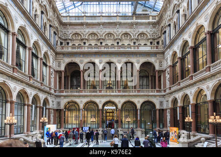 Il Durbar Corte presso l'ex ufficio di India, British Foreign and Commonwealth Office, Westminster, London, England, Regno Unito Foto Stock