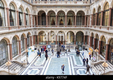 Il Durbar Corte presso l'ex ufficio di India, British Foreign and Commonwealth Office, Westminster, London, England, Regno Unito Foto Stock