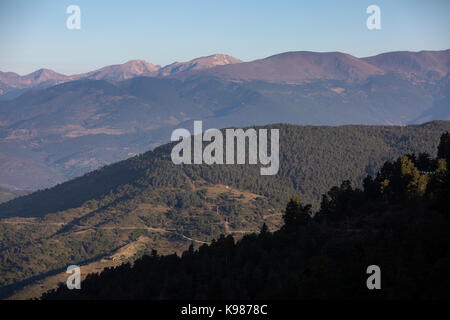 Valle di Tena nella catena montuosa dei Pirenei aragonesi, Pirenei catalani, Spagna, Europa Foto Stock