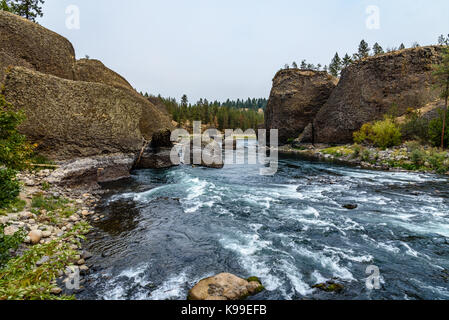 Le splendide formazioni rocciose sul fiume Spokane a tazza e brocca area di stato Riverside park. nine mile falls-Washington, stato Foto Stock