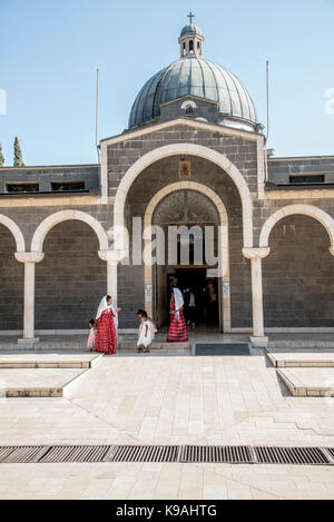 Eritrei cerimonia di nozze presso la chiesa delle beatitudini sulla costa settentrionale del Mar di Galilea in Israele il tradizionale luogo dove Gesù ha dato Foto Stock