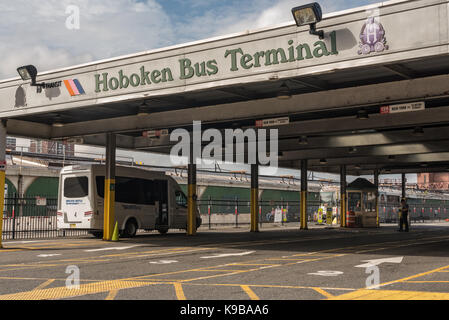 Hoboken, NJ USA -- Settembre 19, 2017 foto di Hoboken terminal degli autobus azionati dal Port Authority di New York e New Jersey. solo uso editoriale. Foto Stock