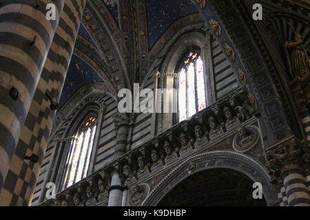 L'Italia, siena - 26 dicembre 2016: vista dell'interno del duomo di Siena. Cattedrale Metropolitana di santa maria assunta il 26 dicembre 2016 in siena, tusc Foto Stock