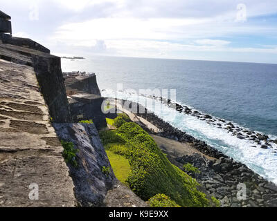 Torre di guardia in castello El Morro di Old San Juan, Puerto Rico. giorno di estate Foto Stock