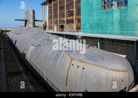 Le temibile, un sottomarino neuclear presso la città di mare, (la Cite de la mer) a Cherbourg Foto Stock