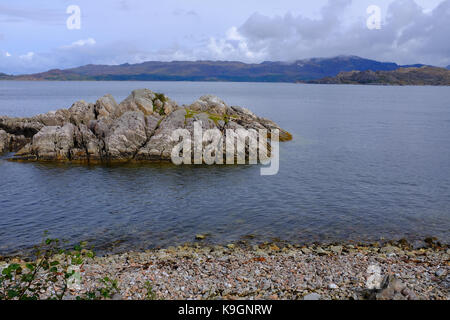 Guardando lungo il loch ailort glenuig al suono del moidart arisaig un861 Fort William highlands scozzesi Foto Stock