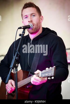 Matt Lino il fattore X, cantautore, Performing Live © Clarissa Debenham / Alamy Foto Stock