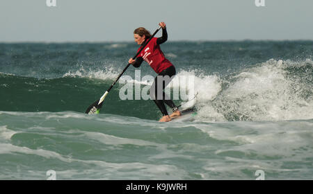 Newquay, Regno Unito. 23 Sep, 2017. National Stand up Paddleboard campionati con concorrenti provenienti da tutto il Regno Unito e la Francia a Watergate Bay. 23rd, Settembre, 2017 Credit: Robert Taylor/Alamy Live News Foto Stock