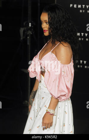 Madrid, Spagna. 23 Sep, 2017. cantante Rihanna assiste il 'fenty bellezza' photocall a callao cinema il 23 settembre 2017 a Madrid, Spagna. Credito: jack abuin/zuma filo/alamy live news Foto Stock