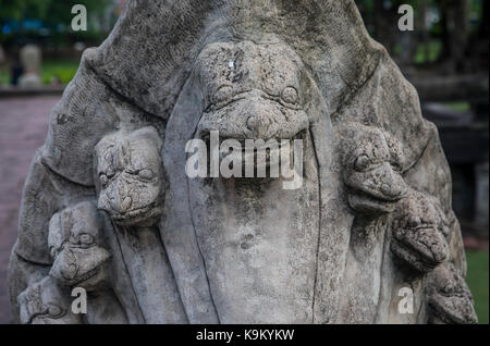 Particolare del Ponte di Naga, Prasat Hin Phimai (Parco storico di Phimai), Phimai, provincia di Nakhon Ratchasima, Tailandia Foto Stock