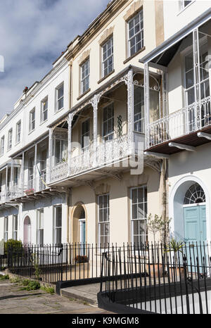 Case con terrazza d'epoca a Royal York Crescent, Clifton, City of Bristol, Inghilterra, Regno Unito Foto Stock