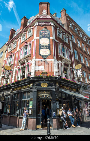 White Lion, pub inglese, bar, ristorante, ristorante, Londra, Inghilterra, Gran Bretagna Foto Stock