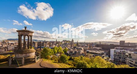 Schottland, Edimburgo, Calton Hill, Dugald Stewart monumento, Stadtansicht, Skyline, Panorama Foto Stock