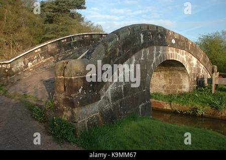 Il ponte 3, caldon, canal, filiale di porro,trent e mersey canal, Stoke on Trent, Staffordshire, Inghilterra, Regno Unito Regno Unito. l'Europa. Foto Stock