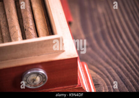 Cedr legno humidor, un sigaro di storage. Foto Stock