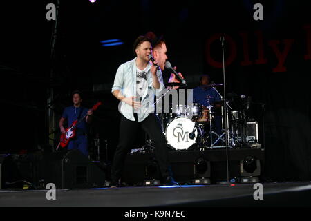 Olly Murs effettuando in corrispondenza di Eirias Stadium di Colwyn Bay Galles Foto Stock