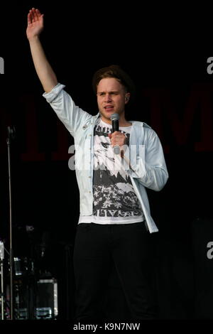 Olly Murs effettuando in corrispondenza di Eirias Stadium di Colwyn Bay Galles Foto Stock