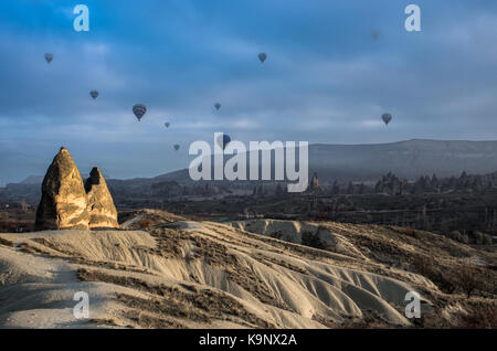 I palloni ad aria calda in Cappadocia, Turchia Foto Stock