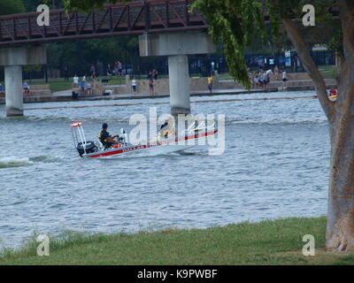 Dallas fire rescue acqua unità di salvataggio eseguito a White Rock Lake - ol58 Foto Stock