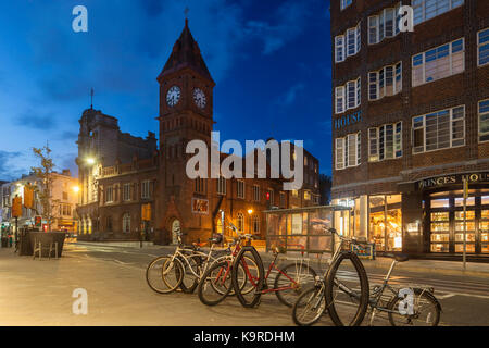 Di sera su North Street in Brighton East Sussex. Foto Stock