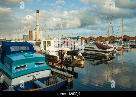 Serata estiva a Shoreham porta in southwick, west sussex, in Inghilterra. Foto Stock